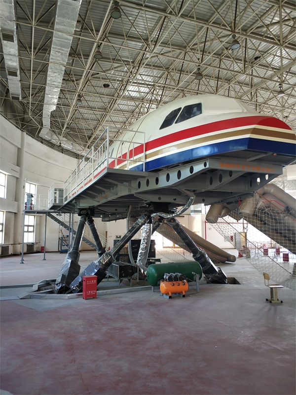 飞机航空仿照仓的舱内清单都有什么？